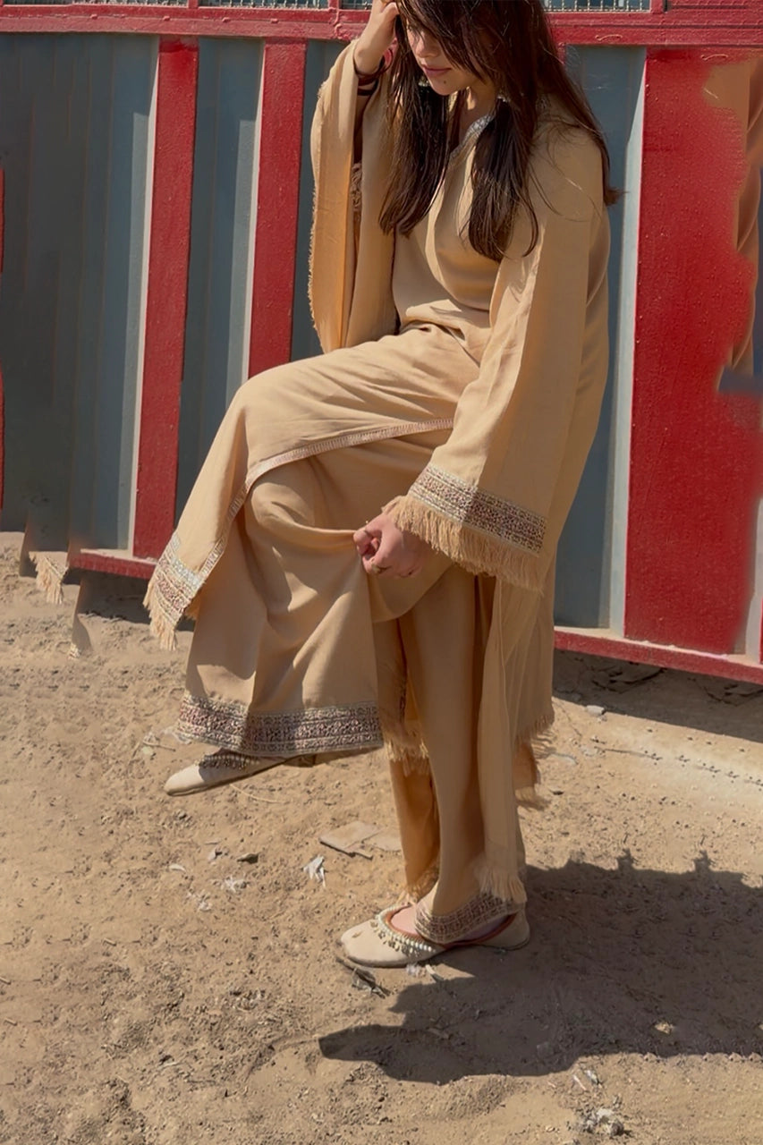 SANDSTONE HAYAL