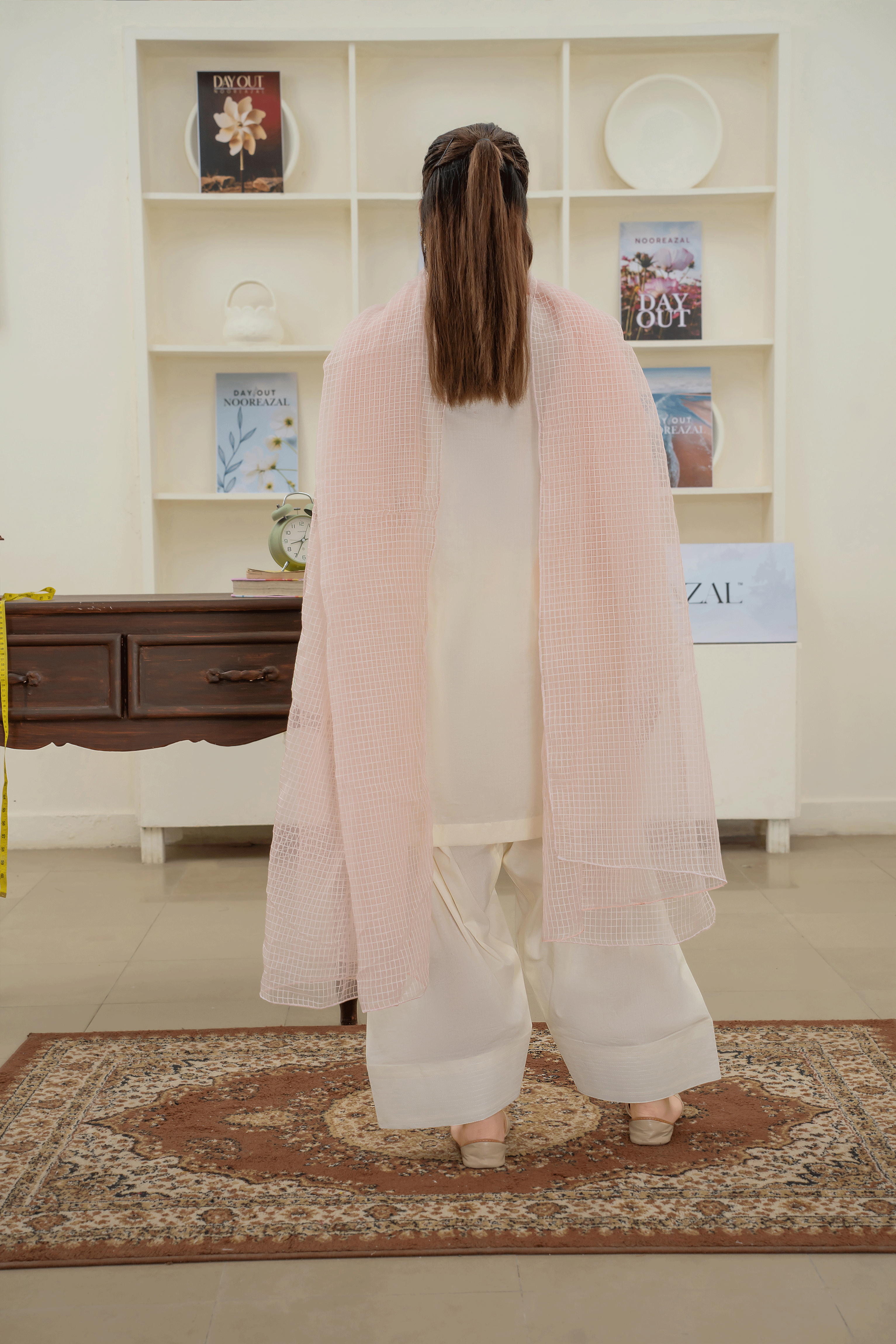 NOOREAZAL – Ivory Pearl (RTW002011)