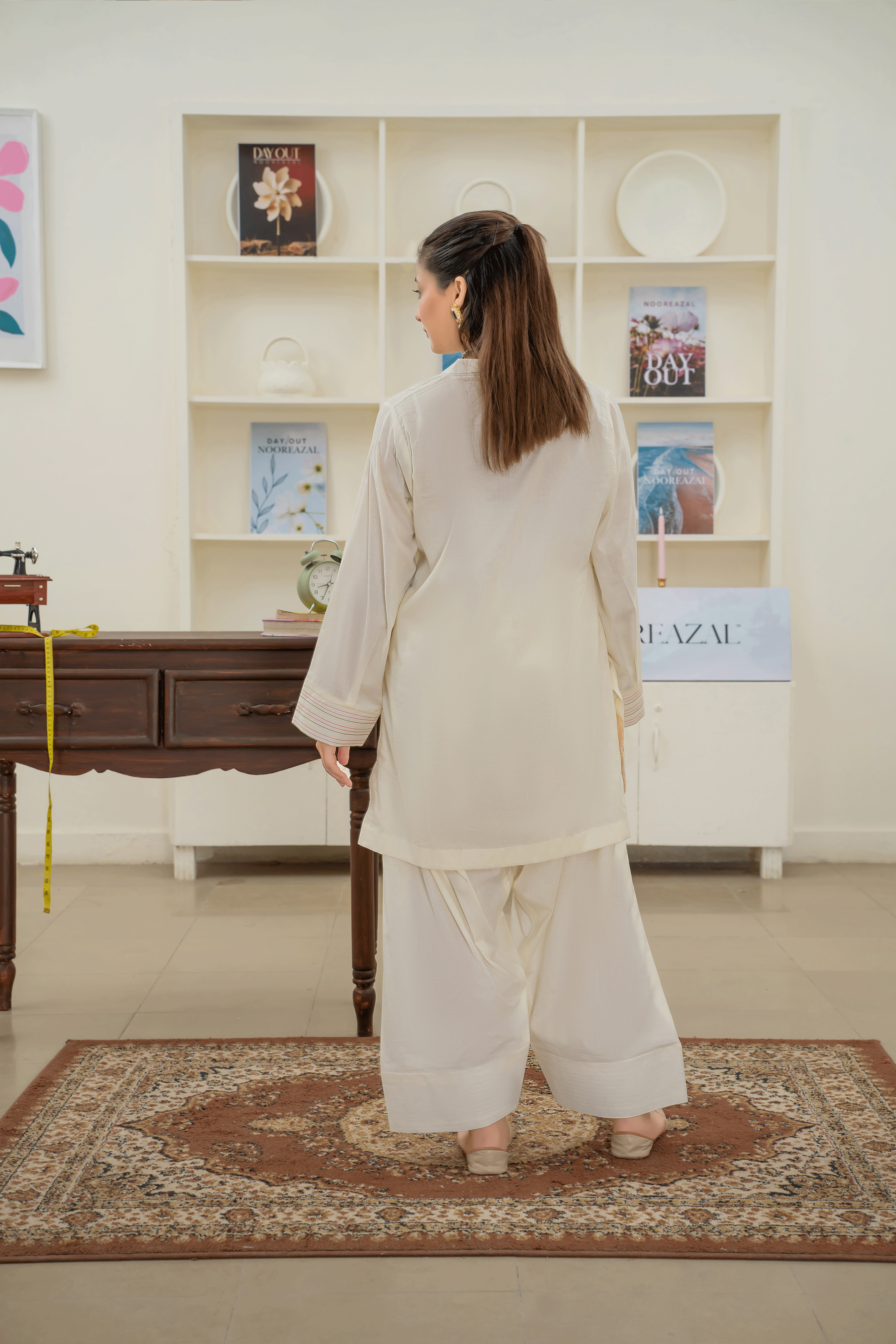 NOOREAZAL – Ivory Pearl (RTW002011)