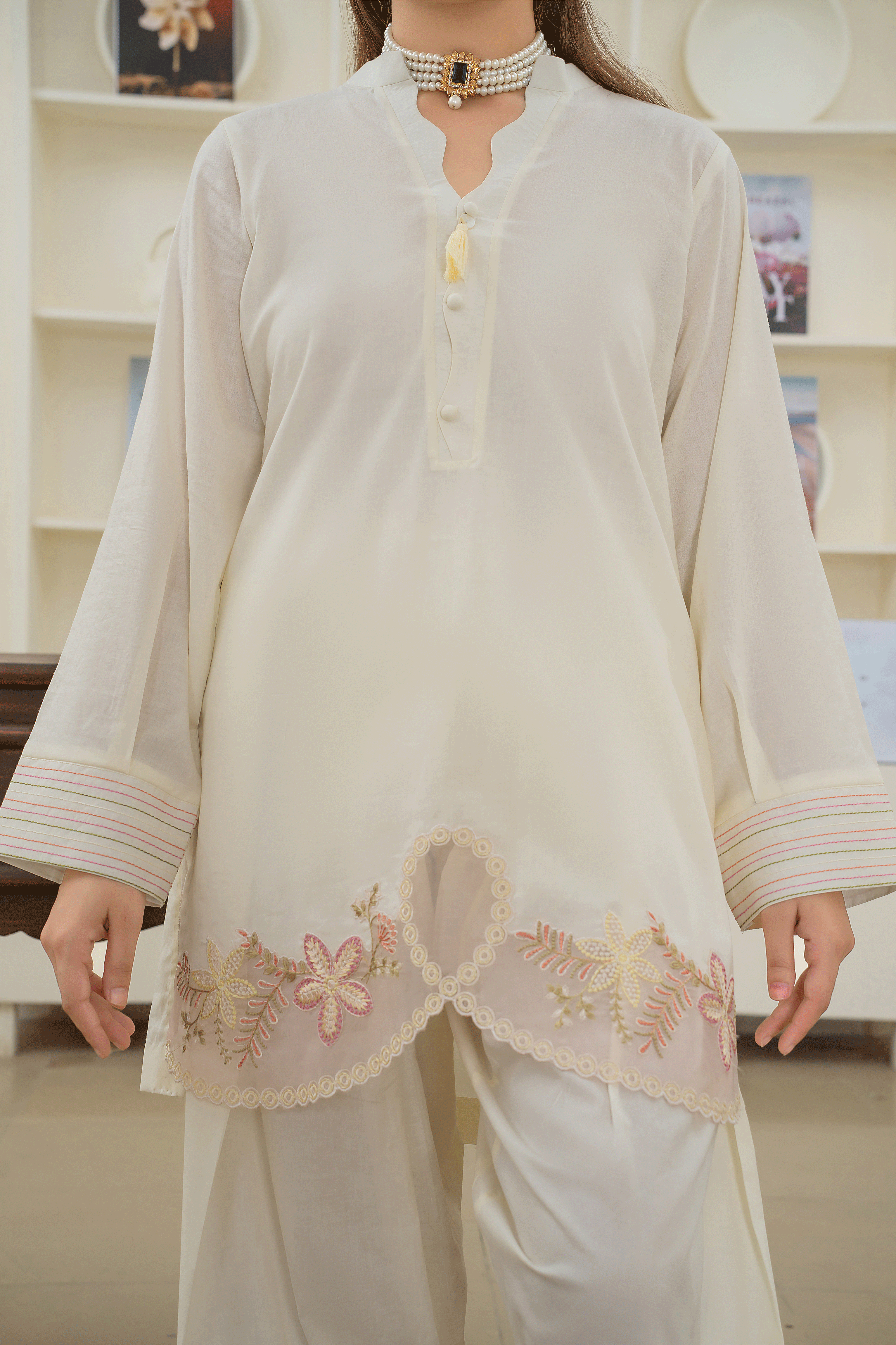 NOOREAZAL – Ivory Pearl (RTW002011)